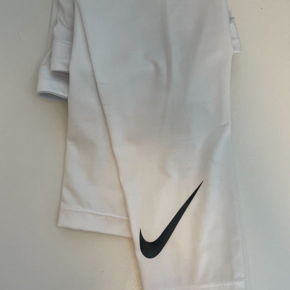 Nike New Solar Sleeve with DRI-FIT Technology White Mens -L/XL - Picture 2 of 3